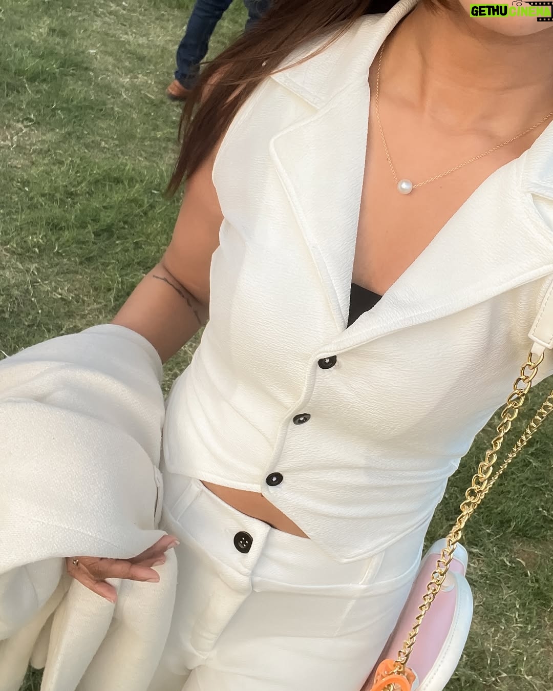 Raashi - 1.5K Likes - Derby day pt.2 🏇✨💅 
#derbyday #explorepage