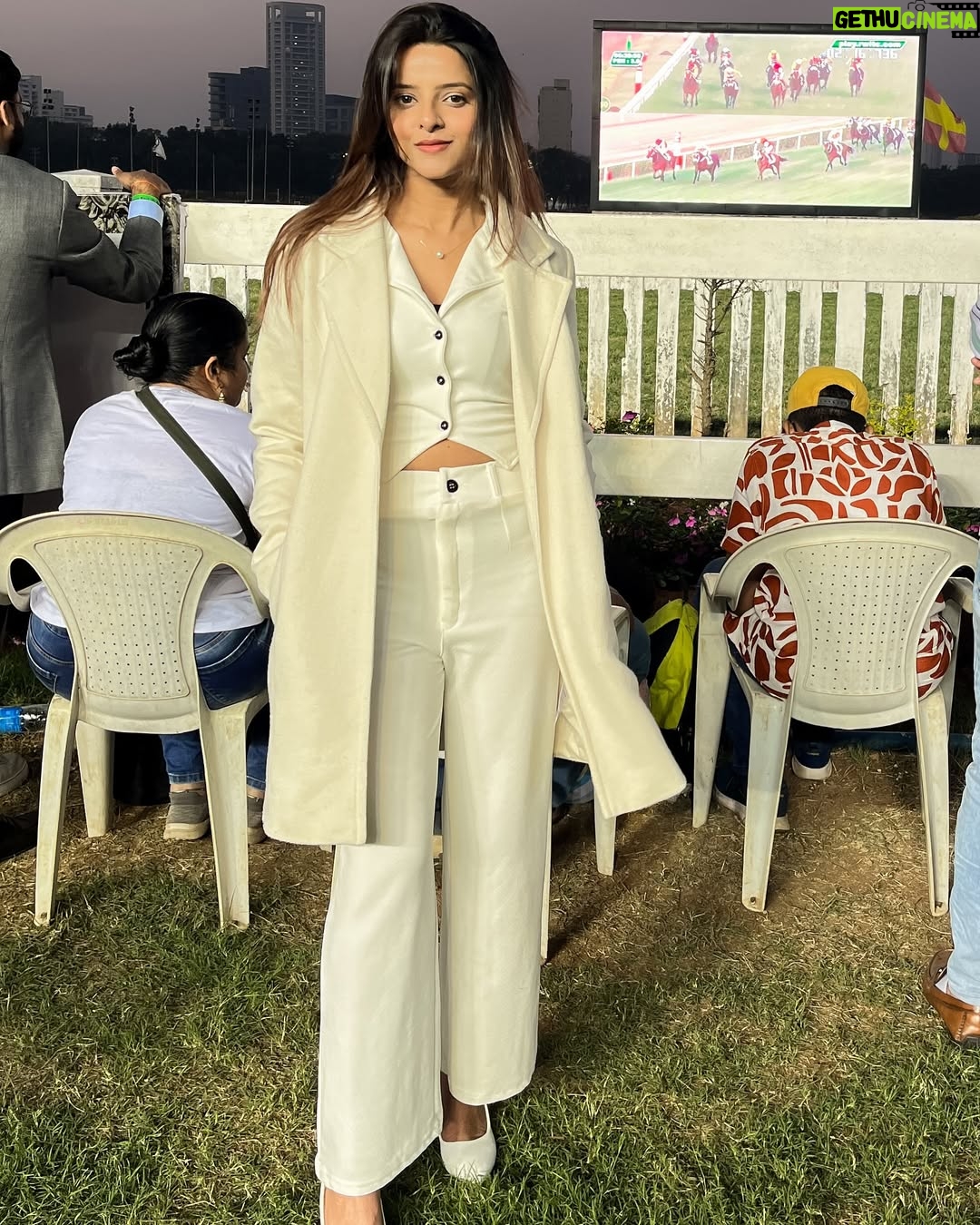 Raashi - 1.5K Likes - Derby day pt.2 🏇✨💅 
#derbyday #explorepage