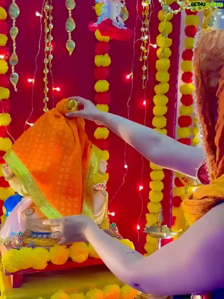 Raashi - 1.3K Likes - त्वमेव सर्वम् मम देव देव ❤️🙏🏻✨ #ganpati2025 #explorepage✨