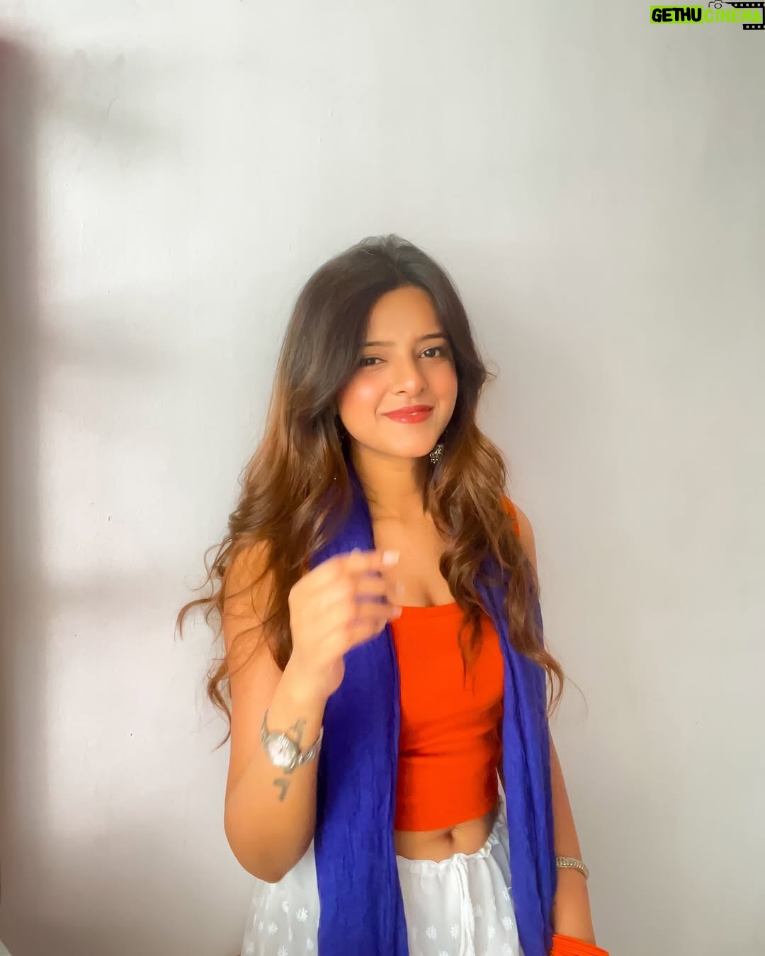 Raashi - 6.2K Likes - Holi fever isn’t over yet so i decided to be colourful today🤭🧡🤍💙🩶🎀

#explorepage #feed #holioutfit #outfitinspo #indowestern #ethnicstyle