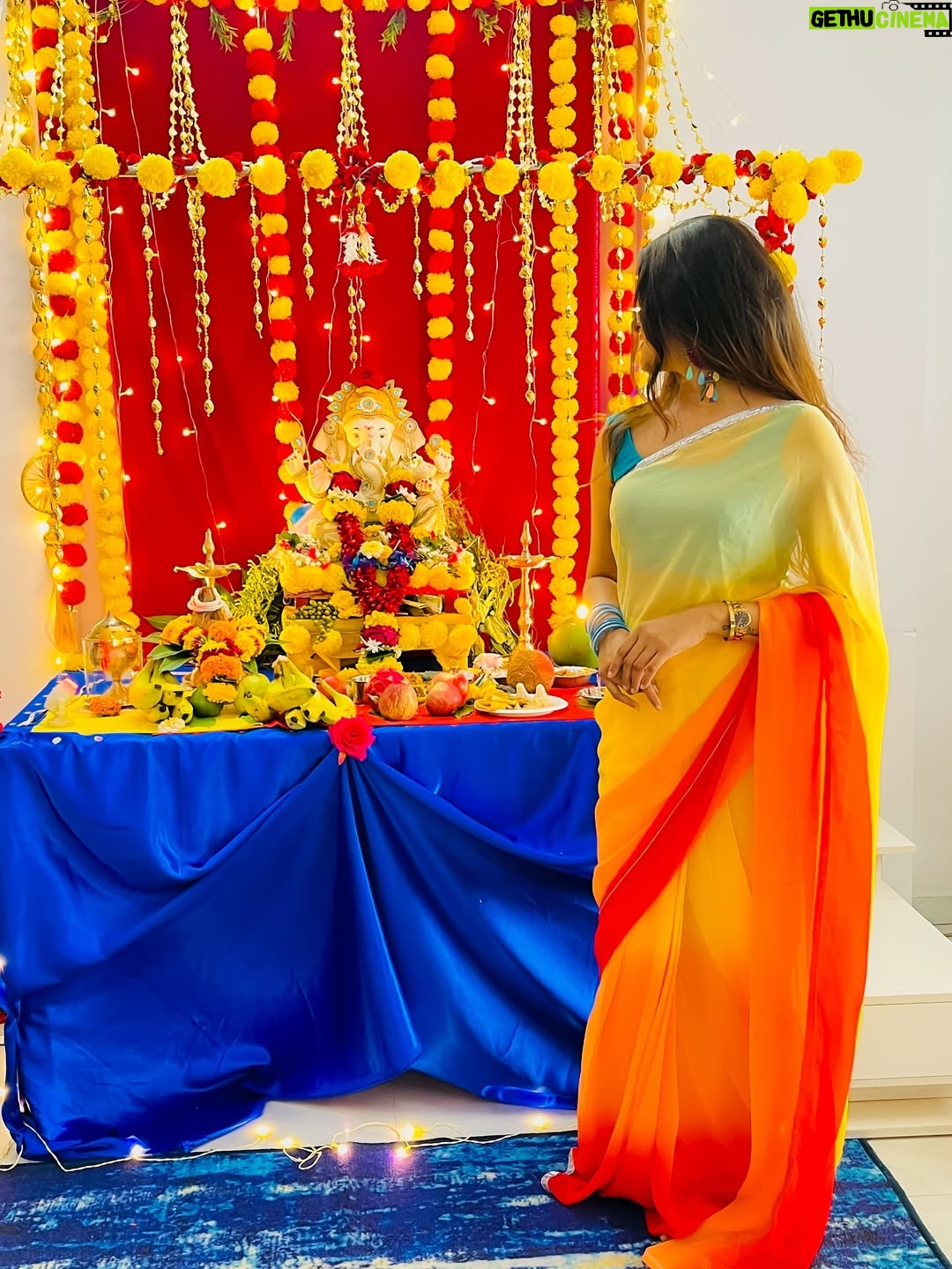 Raashi - 1.3K Likes - त्वमेव सर्वम् मम देव देव ❤️🙏🏻✨ #ganpati2025 #explorepage✨