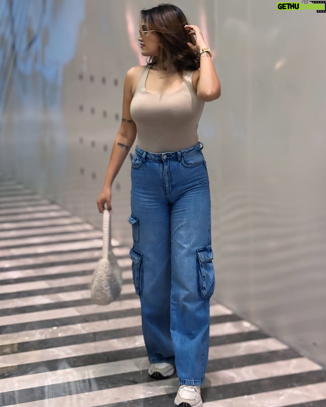 Raavi Kaur Bal - 3 Likes - F R I D A Y ♥️