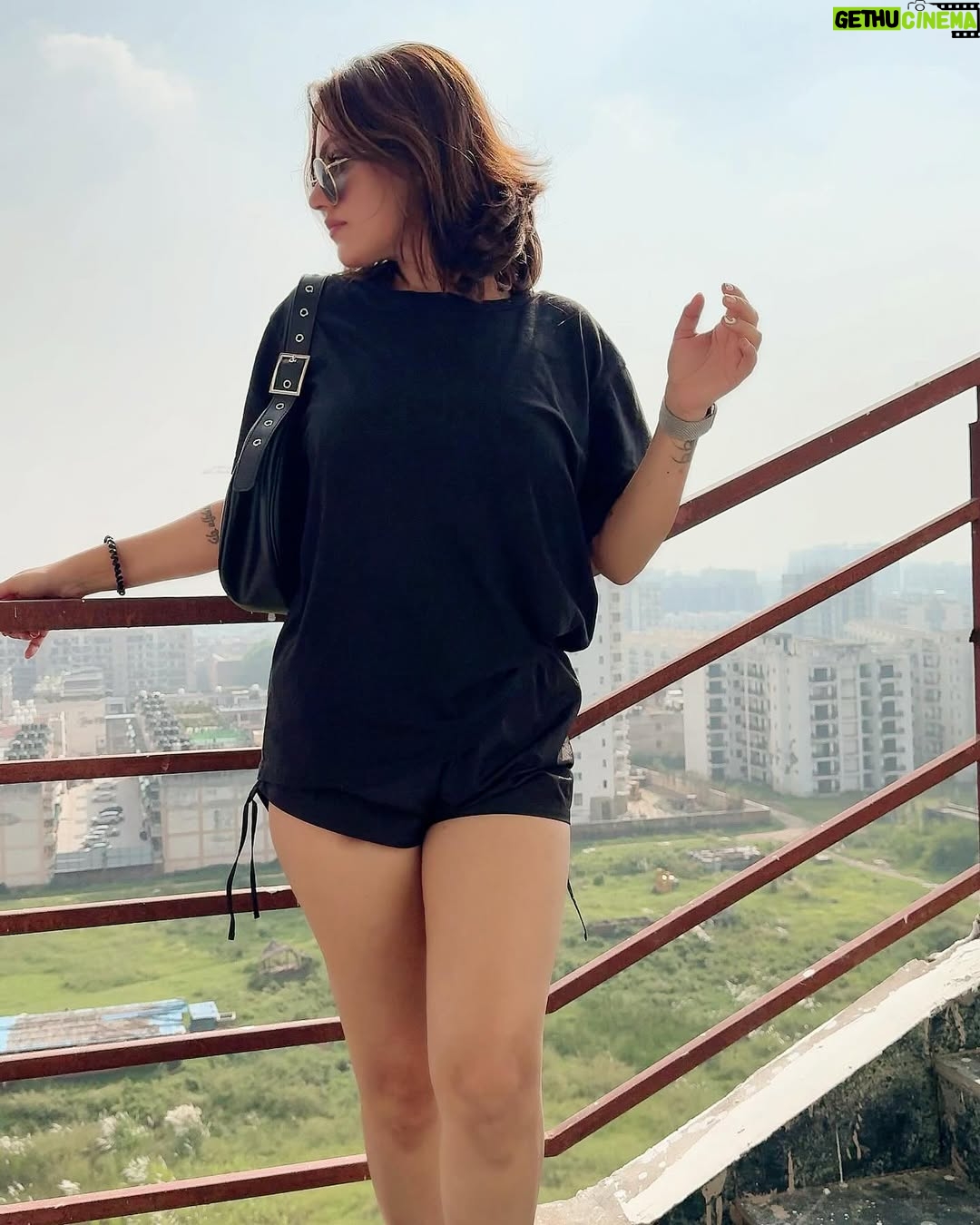 Raavi Kaur Bal - 3 Likes - Which one do you like 😁
1,2,3,4

@officialraavi