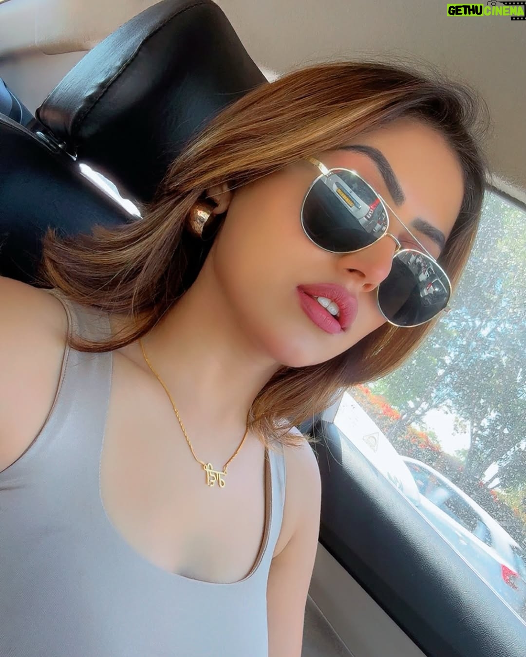 Raavi Kaur Bal - 3 Likes - F R I D A Y ♥️