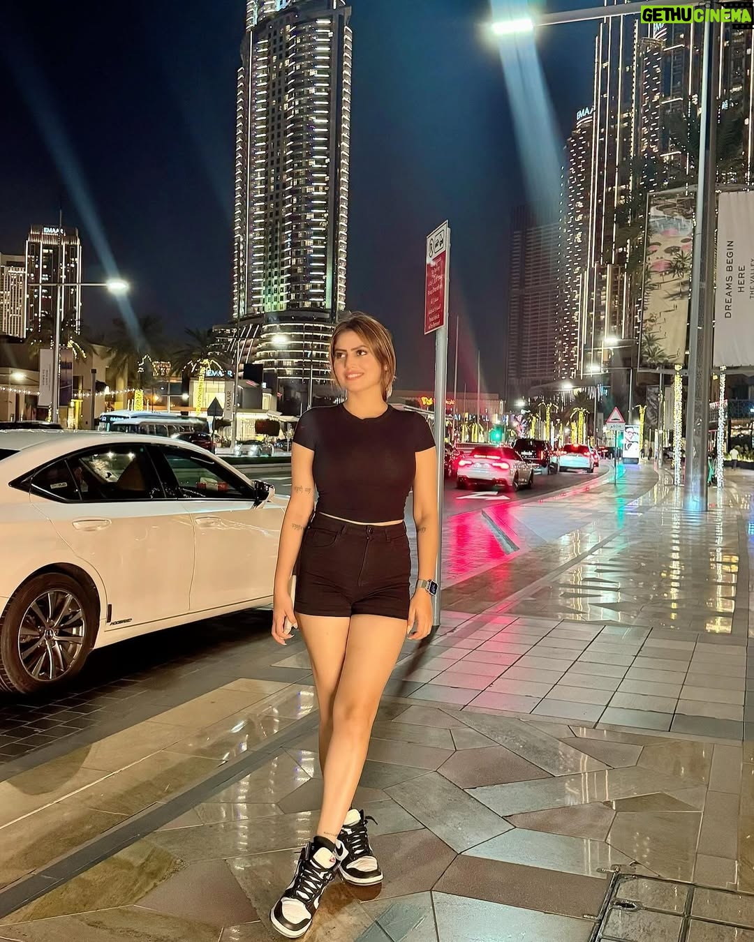 Raavi Kaur Bal - 3 Likes - 🕶️🖤🇦🇪 

@officialraavi