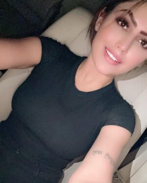 Raavi Kaur Bal Instagram - 🕶️🖤🇦🇪 

@officialraavi