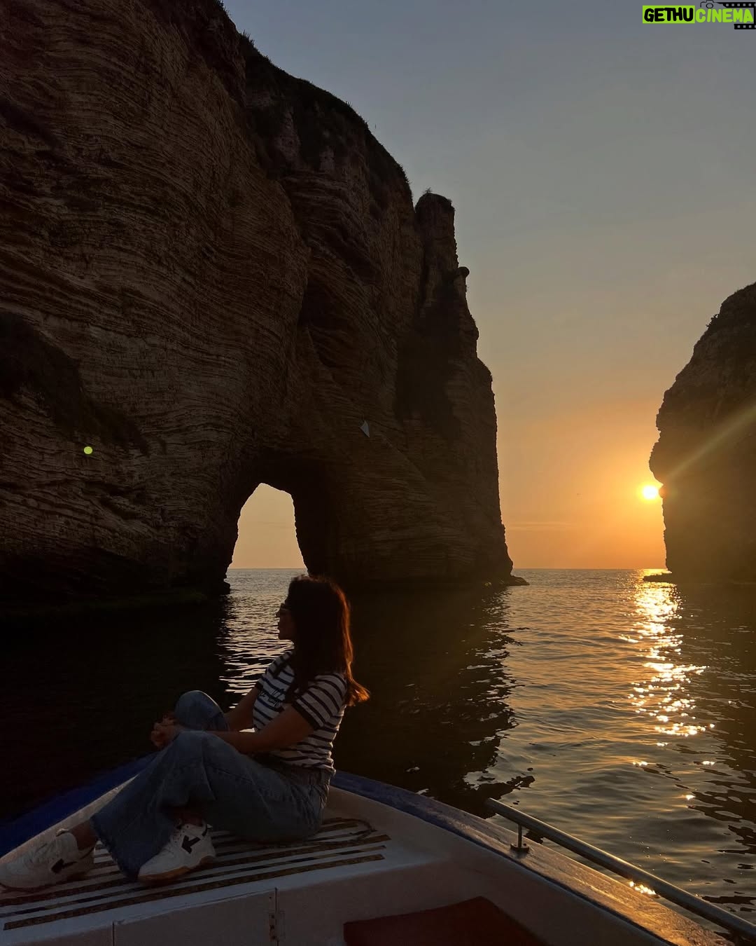 Rabia Al Zayyat - 5K Likes - شو في خلف البحر خبريات….💙 #بيروت #صخرة_الروشة  #لبنان🇱🇧 @waksadventures