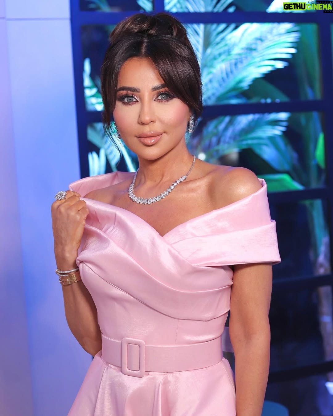 Rabia Al Zayyat - 5.7K Likes - #مع_رابعة الليلة بعد الأخبار @aljadeed 
👗 @christianabdallahcouture 
💄 @makeupbychirinezaher 
💎 @houseofdiamonds.shop  @mjm.luxury 
Hair @edgardakar  @youseff.a.k 
📸 @raed_elsayedphotography
Location @tripleh.design 
🌴 @daralqanater