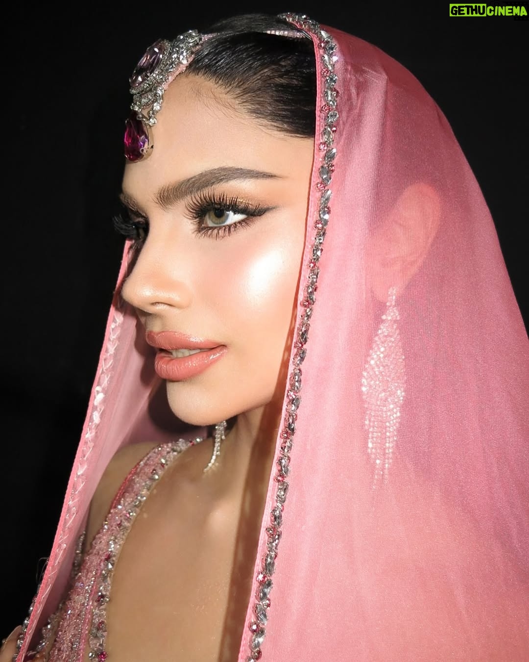 Rachel Gupta - 106.5K Likes - เบื้องหลังวันนี้ 💗🇮🇳 หวานอินเดีย Behind the scenes Makeup&Hair @_rachelgupta @missgrandindiaofficial @glamanandsupermodelindia @missgrandinternational. 

Makeup @nnadia.makeup 
Hair @yo_korawathairstylist 
Evening gown @thuonggiakydesign @thuong_gia_ky _____________________________________
#makeuptutorial #makeupartist #softglam #makeuplooks 
#ช่างแต่งหน้าทำผมเชียงใหม่ #ช่างแต่งหน้าเจ้าสาว #ช่างแต่งหน้าทำผม  #พรีเวดดิ้ง  #ช่างแต่งหน้ามืออาชีพ #แต่งหน้าเจ้าสาว #แต่งหน้าเจ้าสาวกทม 
 #เจ้าสาว #ช่างแต่งหน้าเชียงใหม่ #ช่างแต่งหน้าเจ้าสาวเชียงใหม่ #bride #bridemakeup #wedding #ช่างแต่งหน้า #เรียนแต่งหน้า #ช่างแต่งหน้ากรุงเทพ #Makeup #ช่างแต่งหน้าเจ้าสาวกรุงเทพ #ช่างแต่งหน้าดารา #ช่างแต่งหน้าเจ้าสาวเชียงใหม่ #ช่างแต่งหน้าเจ้าสาวมืออาชีพ #เจ้าสาวชุดไทย #ช่างแต่งหน้าเจ้าสาวกทม  #indonesiamakeupartist #missgrandindia