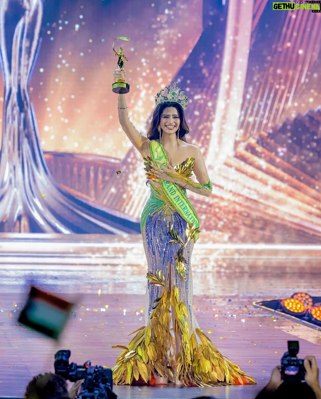 Rachel Gupta - 1.1 Million Likes - WE DID IT! We won the first Golden Crown in Indian history 👑🙏🏼 HAR MAIDAN FATEH 🇮🇳☝🏼 Thank you so much to everyone who believed in me! I promise, I will not let you down. I vow to be a Queen whose reign you’ll remember forever!
With all my love 💖
Rachel Gupta
@missgrandinternational @missgrandindiaofficial 

Hair: @yo_korawathairstylist @plugpro_hair89
Makeup: @nnadia.makeup
Gown: @thuonggiakydesign
Photo: @puikung 

#MGI2024 #MGI #SpiritofThailand 
#GrandExperiences
#MissGrandInternational
#MissGrandInternational2024
#WeAreGRANDthe1andOnly

@nawat.tv
@teresa.mgi
@missgrandinternational 
@themgiofficial
@iamnikhilanand 
@iam_nishantanand 
@krish.gangwar 
@glamanandsupermodelindia 
@missgrandindiaofficial 
@gegee_mui456935
@miss.europeinthegrand @pageantempress @missgrandfamily @grandlism @malongdo_thailand @grand_mgi @puteri.pageant 

#missgrandindia #missgrandindia2024 #grandexperiences #mgio #Thailand #missgrandsoftpowerofthalland #missgrandthailand #มิสแกรนด์ซอฟต์พาวเวอร์ออฟไทยแลนด์ #เวทีอันดับ1ของประเทศไทย #มิสแกรนด์เวทีเพื่อประชาธิปไตย #นับจากนี้ทุกพื้นที่มีแต่แกรนด์