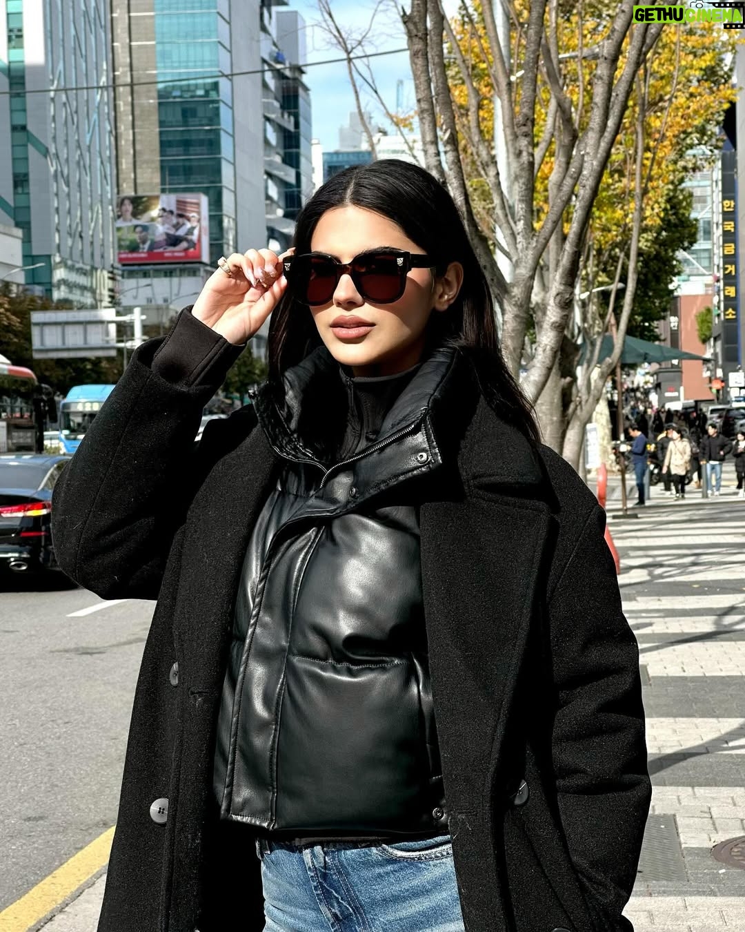 Rachel Gupta - 88.8K Likes - Gangnam style
Today in Seoul🖤