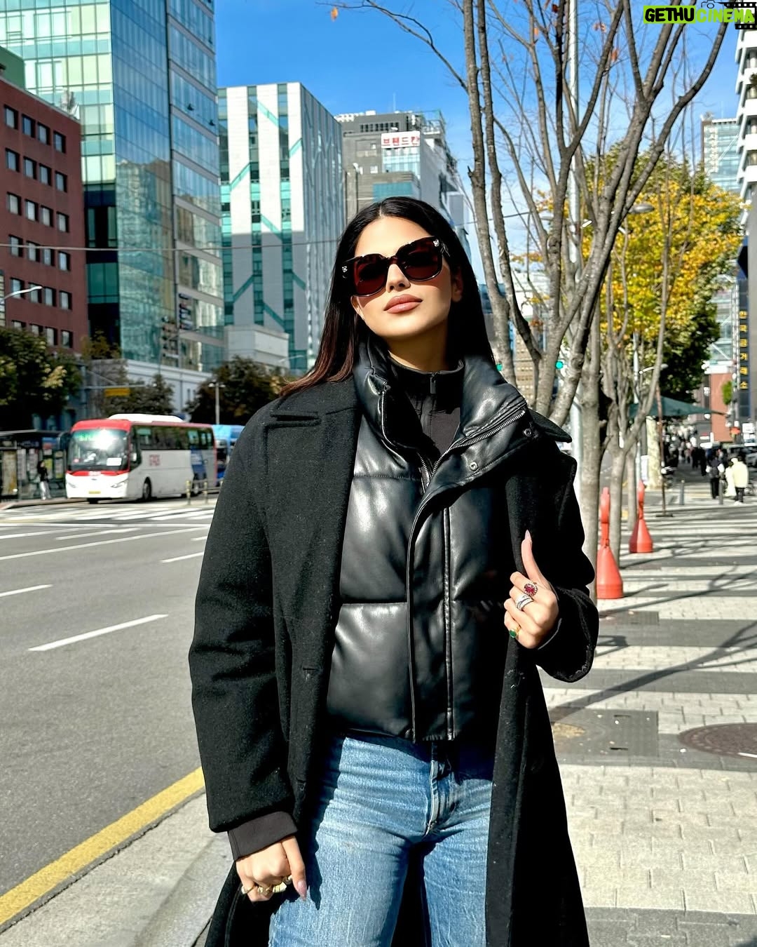 Rachel Gupta - 88.8K Likes - Gangnam style
Today in Seoul🖤