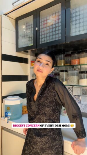 Radhika Guglani Instagram - Tumhare ghar kya bann ra hai aj? Need ideas to tell mom🥲
.
.
.
.
#mom #desifamily #motherindia #universalproblem #food #dailystruggle #desimemes #radhikaguglani