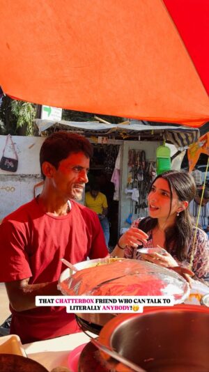 Radhika Guglani Instagram - Geet lite! 🤭 Tag those friends🐤
.
.
.
.
#extrovert #chatterbox #chitchat #funny #panipuri #localvendors #talkative #geet #explore