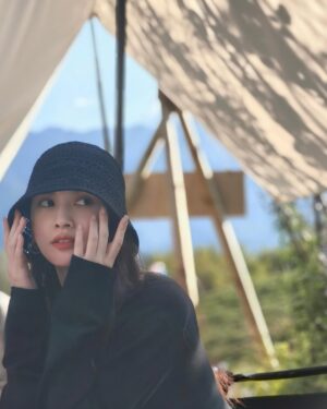 Rainie Yang Instagram - 就用大理之收官畢旅Day 3來總結整個六月吧☀️(影片多,慎入!也有琳美照喔)
#生活碎片 #告別六月
#畢業旅行 #大理