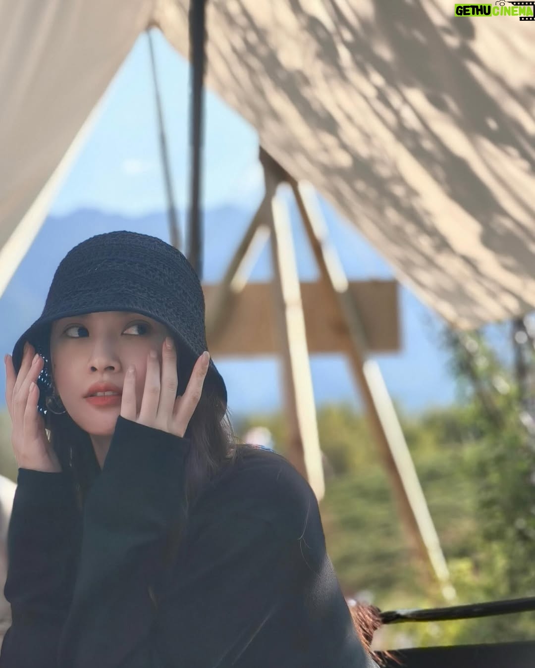 Rainie Yang - 16.8K Likes - 就用大理之收官畢旅Day 3來總結整個六月吧☀️（影片多，慎入！也有琳美照喔）

#生活碎片 #告別六月
#畢業旅行 #大理