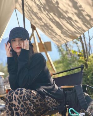 Rainie Yang Instagram - 就用大理之收官畢旅Day 3來總結整個六月吧☀️(影片多,慎入!也有琳美照喔)
#生活碎片 #告別六月
#畢業旅行 #大理
