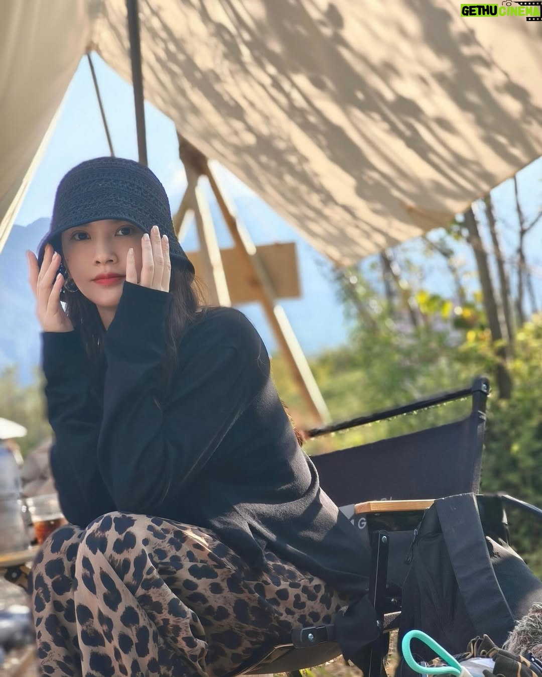 Rainie Yang - 16.8K Likes - 就用大理之收官畢旅Day 3來總結整個六月吧☀️（影片多，慎入！也有琳美照喔）

#生活碎片 #告別六月
#畢業旅行 #大理