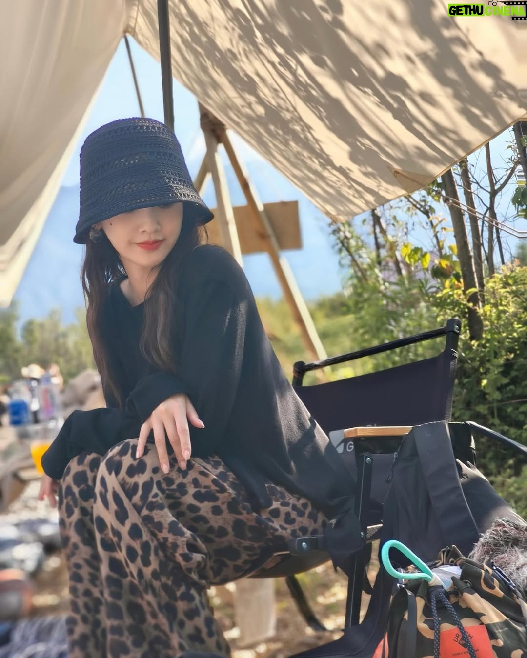 Rainie Yang - 16.8K Likes - 就用大理之收官畢旅Day 3來總結整個六月吧☀️（影片多，慎入！也有琳美照喔）

#生活碎片 #告別六月
#畢業旅行 #大理