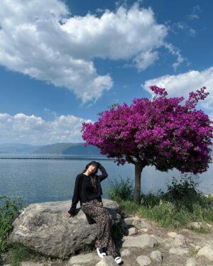Rainie Yang Instagram - 就用大理之收官畢旅Day 3來總結整個六月吧☀️(影片多,慎入!也有琳美照喔)
#生活碎片 #告別六月
#畢業旅行 #大理