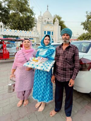 Rajdeep Kullar Instagram - Bebe bappu 🧿♥️
@rajdeep_kullar
#wmk #bappu #explorer #exploring #rajdeepkullar #bebe #love #family #jatt