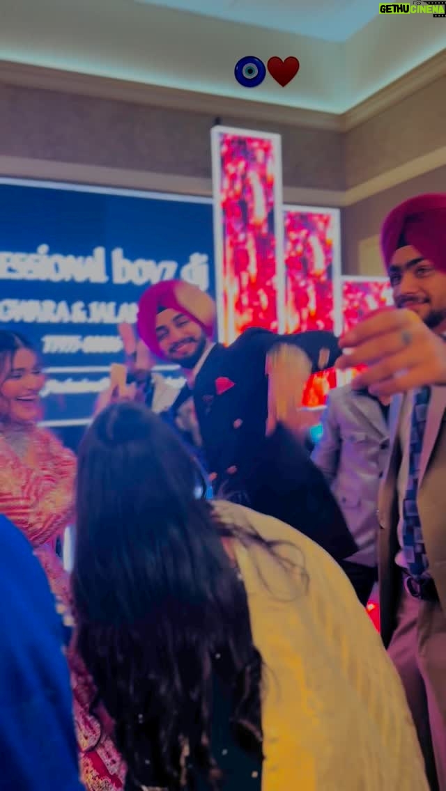 Rajdeep Kullar - 44.8K Likes - Note ready Rakh jijiya 😜♥️🧿 @deep._dhiman_ @kalsi_simran18