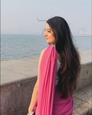 Rajshree sharma Instagram - Drop a pink heart if you find this gorgeous🩷
#trending #trendingreels #love #fashionstyle #ootd #recreation #trend #trendingsongs #dailyquotes #fyp #srk