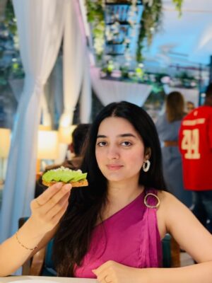 Rajshree sharma Instagram - Thanks for hosting 
What a vibe and what a spread 🔥

@liberal_librann @kommunity_pr @rahulrohra @nupur_rohra @jewelsforlunch