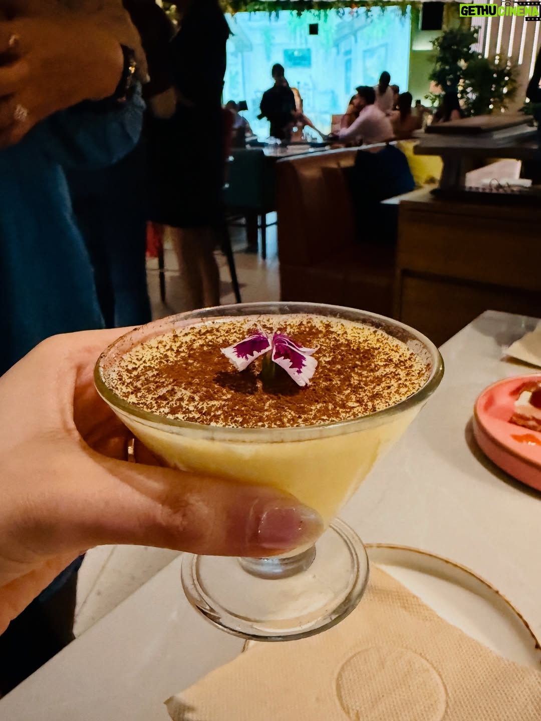 Rajshree sharma - 4.4K Likes - Thanks for hosting 
What a vibe and what a spread 🔥

@liberal_librann @kommunity_pr @rahulrohra @nupur_rohra @jewelsforlunch
