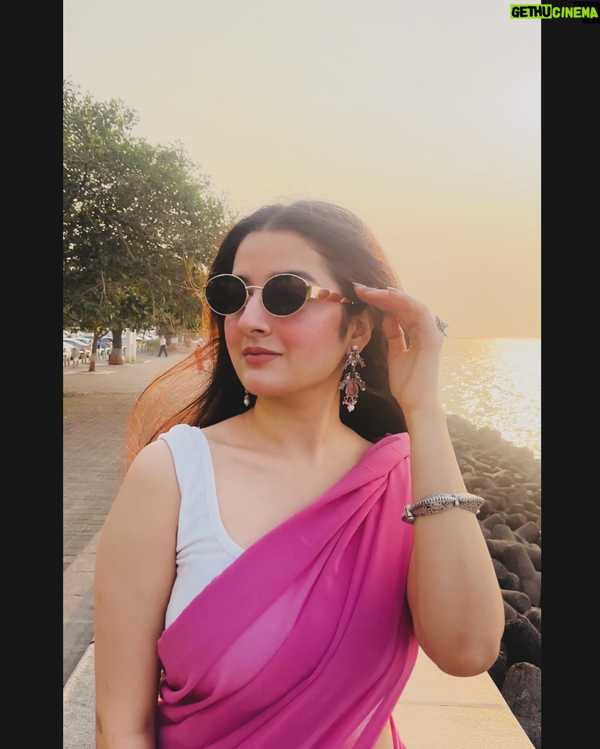 Rajshree sharma - 30.7K Likes - Drop a pink heart if you find this gorgeous🩷

#trending #trendingreels #love #fashionstyle #ootd #recreation #trend #trendingsongs #dailyquotes #fyp #srk