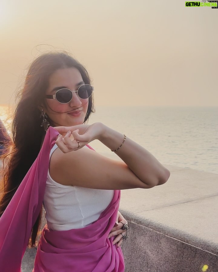 Rajshree sharma - 30.7K Likes - Drop a pink heart if you find this gorgeous🩷

#trending #trendingreels #love #fashionstyle #ootd #recreation #trend #trendingsongs #dailyquotes #fyp #srk