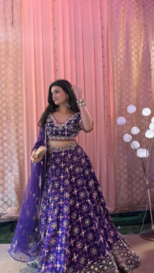 Rajvee Gandhi Instagram - Anumodna and celebrations 🙏🏻
My outfit @riashahlabel 💜
Earrings @unfoldself_