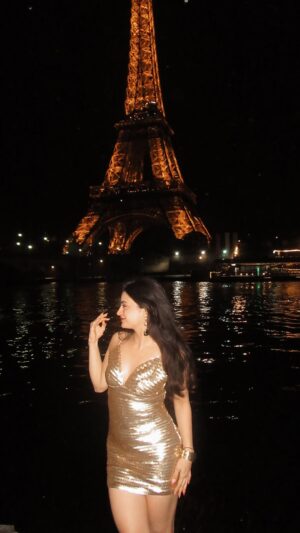 Rajvee Gandhi Instagram - Vee says Bonjour ✨
Dress @tnndout