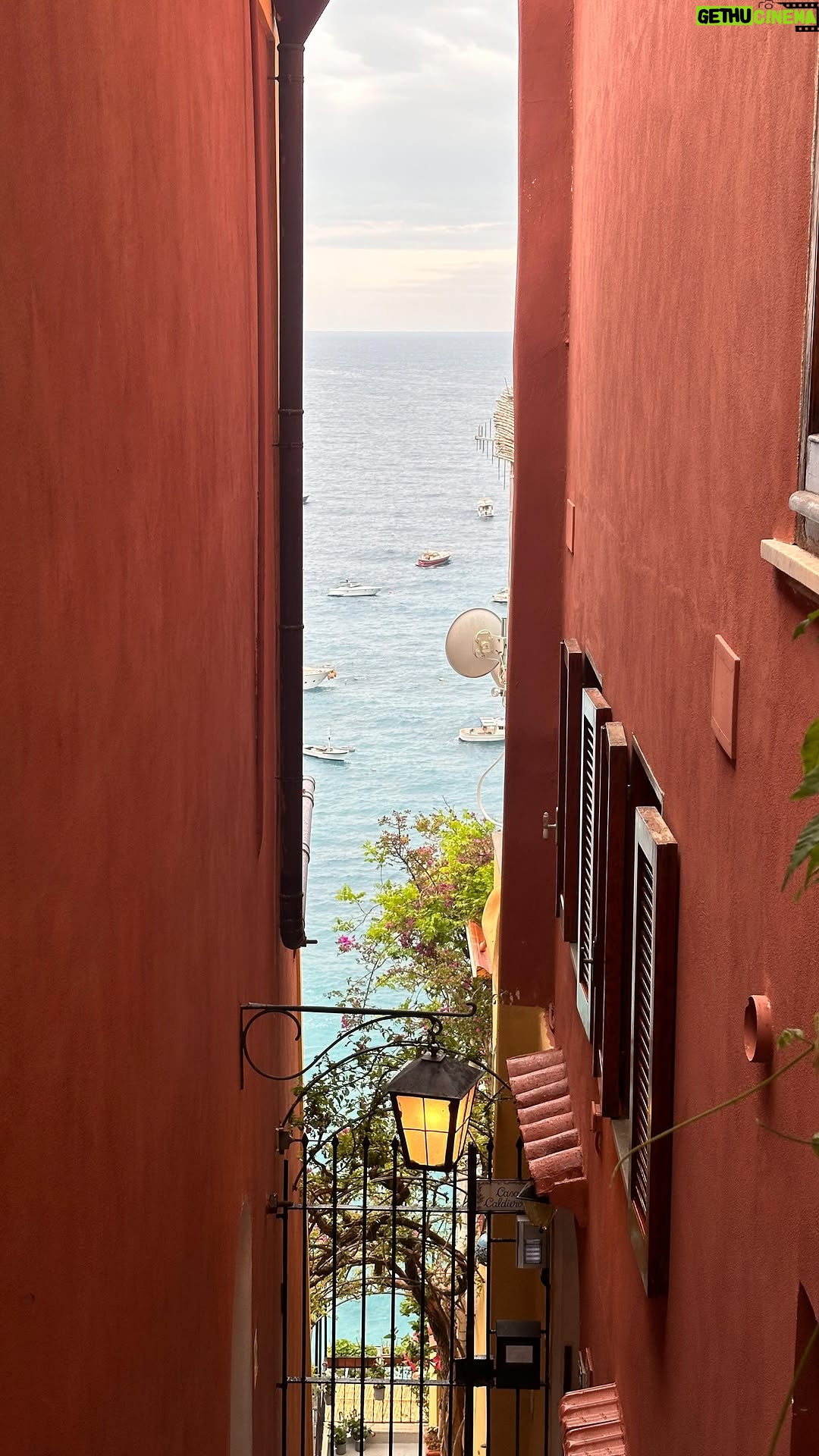 Rajvee Gandhi - 53.1K Likes - BRB, moving to Capri 🛥️🥂