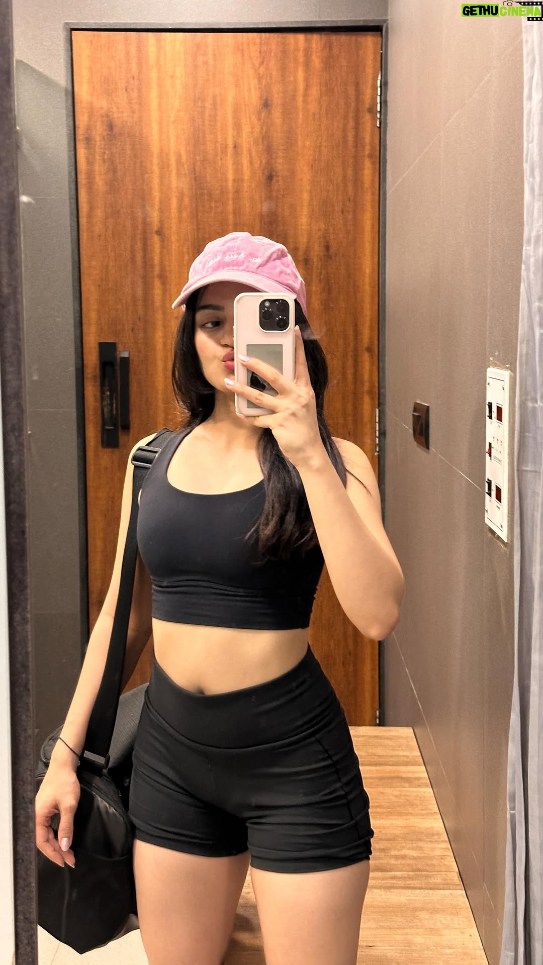 Rajvee Gandhi - 66K Likes - Making sure he faints 🙂‍↔️
