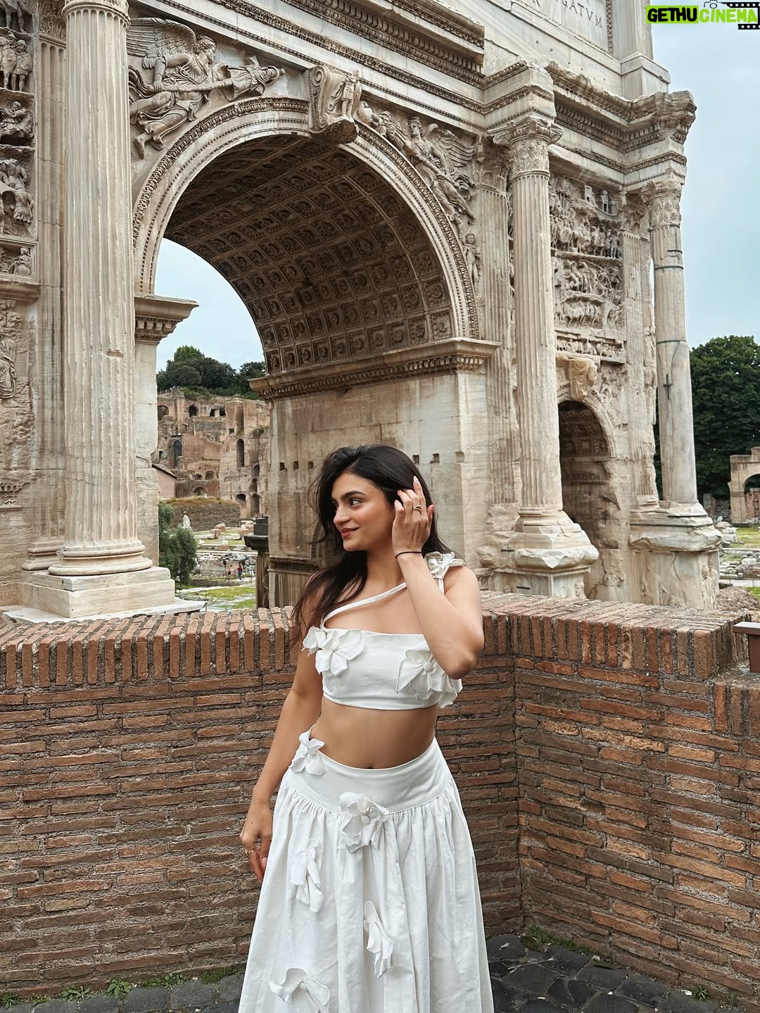 Rajvee Gandhi - 57.2K Likes - Rome dump: Ancient ruins and modern vibes🧡🏛️✨🍦