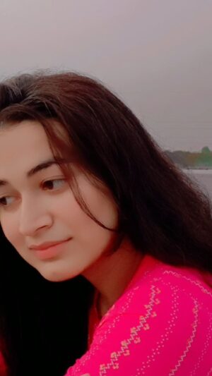 Raksha Upadhyay Instagram - मैं सोच रही हूँ कि अगर मैंने किसी ग़लत इंसान से इतना प्यार किया,तो सही इंसान से प्यार करना कितना अद्भुत होगा!वो प्यार मेरी आत्मा से मेल खाएगा,कोशिशें एकतरफ़ा नहीं होंगी, और मेरी नाज़ुकियत को प्यार से अपनाया जाएगा। मैंने जो प्यार पहले दिया,वो मेरे दिल की क्षमता को दिखाता है।🤍♥️🌸
.
#DearRaksha #dearrakshavibes #dear_raksha
#trendingreels #explorereels #ExploreUttarakhand #poetry #reels