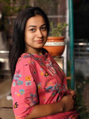 Raksha Upadhyay Instagram - ✨ "सुनो, इश्क़ हो तुम..." ✨
कभी किसी ने तुम्हें कहा है कि तुम्हारी आँखें सिर्फ आँखें नहीं...
एक पूरी कहानी हैं?
तुम्हारी इन आंखों में जब मैं खुद को महसूस करती हूं, तो लगता है जैसे ज़िंदगी का सबसे खूबसूरत सफ़र वहीं रुक गया हो।
आईने में जब भी देखना, अपनी उन आँखों की गहराई में मेरा प्यार महसूस करना... क्योंकि ये इश्क़ सिर्फ लफ़्ज़ों का नहीं, रूह का है।
तुम इन आँखों में हमेशा मेरी दास्तां बने रहना... और मैं तुम्हारी इन निगाहों का मुकम्मल सफ़र। ❤️
🌸 प्यार सिर्फ कहा नहीं जाता... महसूस भी किया जाता है।
तो बताओ... क्या कभी किसी की आँखों में खुद को देखा है? 👀✨
कमेन्ट में मुझे बताओ, तुम्हें किसकी आँखें सबसे ज्यादा खूबसूरत लगती हैं? 💬
---
✅ Double-tap करो अगर ये पढ़कर तुम्हारे दिल में भी कोई नाम आया हो।
✅ इस पोस्ट को शेयर करो उस शख़्स के साथ जो तुम्हारे लिए सबसे खास है।
---
#IshqWaliFeel #DilKiBaat #HeartfeltVibes #LoveInWords #FeelTheLove #Hindipoetry #RomanticThoughts #InstaLove #DeepConnection #PyarKaSafar #SoulfulWords #DearRaksha #DearRaksha #dear_raksha