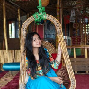 Raksha Upadhyay Instagram - 🌸 Without filter... just me, my vibe & a little piece of my world! 🌸
Kabhi kabhi lagta hai ki zindagi bhi isi photo ki tarah simple aur natural ho, bina filter ke bhi apni ek alag si chamak lekar aati hai. ✨
Filters se toh har chehra sundar lagta hai, lekin asli khoobsurti tab samajh aati hai jab hum apne flaws ke saath apni natural shine ko accept karte hain. 💙
Iss pal mein main hoon… khud ke saath, khud ke rangon mein.
Aur shayad isi simplicity mein ek alag hi sukoon छुपा है. 🌿
Tell me, aapko filter wali life pasand hai ya natural vibes wali? 🌸
#NoFilter #NaturalBeauty #CandidVibes #SimpleLiving #SoulfulVibes
#DesiVibes
#DearRaksha #dear_raksha