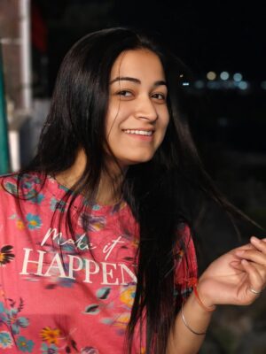Raksha Upadhyay Instagram - ✨ "सुनो, इश्क़ हो तुम..." ✨
कभी किसी ने तुम्हें कहा है कि तुम्हारी आँखें सिर्फ आँखें नहीं...
एक पूरी कहानी हैं?
तुम्हारी इन आंखों में जब मैं खुद को महसूस करती हूं, तो लगता है जैसे ज़िंदगी का सबसे खूबसूरत सफ़र वहीं रुक गया हो।
आईने में जब भी देखना, अपनी उन आँखों की गहराई में मेरा प्यार महसूस करना... क्योंकि ये इश्क़ सिर्फ लफ़्ज़ों का नहीं, रूह का है।
तुम इन आँखों में हमेशा मेरी दास्तां बने रहना... और मैं तुम्हारी इन निगाहों का मुकम्मल सफ़र। ❤️
🌸 प्यार सिर्फ कहा नहीं जाता... महसूस भी किया जाता है।
तो बताओ... क्या कभी किसी की आँखों में खुद को देखा है? 👀✨
कमेन्ट में मुझे बताओ, तुम्हें किसकी आँखें सबसे ज्यादा खूबसूरत लगती हैं? 💬
---
✅ Double-tap करो अगर ये पढ़कर तुम्हारे दिल में भी कोई नाम आया हो।
✅ इस पोस्ट को शेयर करो उस शख़्स के साथ जो तुम्हारे लिए सबसे खास है।
---
#IshqWaliFeel #DilKiBaat #HeartfeltVibes #LoveInWords #FeelTheLove #Hindipoetry #RomanticThoughts #InstaLove #DeepConnection #PyarKaSafar #SoulfulWords #DearRaksha #DearRaksha #dear_raksha