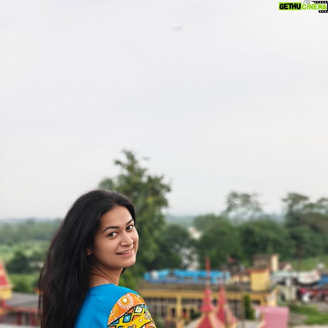 Raksha Upadhyay - 3 Likes - 🌸 Without filter... just me, my vibe & a little piece of my world! 🌸
Kabhi kabhi lagta hai ki zindagi bhi isi photo ki tarah simple aur natural ho, bina filter ke bhi apni ek alag si chamak lekar aati hai. ✨

Filters se toh har chehra sundar lagta hai, lekin asli khoobsurti tab samajh aati hai jab hum apne flaws ke saath apni natural shine ko accept karte hain. 💙

Iss pal mein main hoon… khud ke saath, khud ke rangon mein.
Aur shayad isi simplicity mein ek alag hi sukoon छुपा है. 🌿

Tell me, aapko filter wali life pasand hai ya natural vibes wali? 🌸

#NoFilter #NaturalBeauty #CandidVibes #SimpleLiving #SoulfulVibes
#DesiVibes
#DearRaksha #dear_raksha