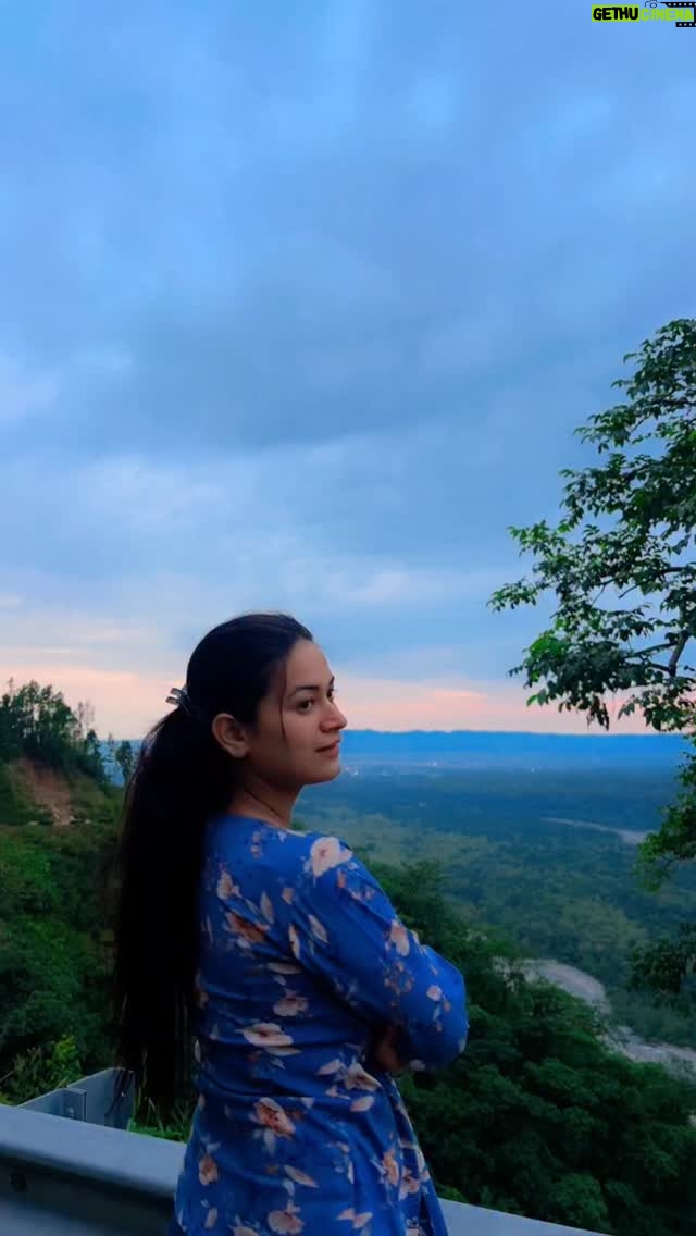 Raksha Upadhyay - 3 Likes - मुझे इस बात पर गर्व है कि मैं नकली नहीं हूँ।मैं कभी-कभी मुश्किल हो जाती हूँ और मुझमें कुछ कमियाँ भी हैं,लेकिन मैं पूरी तरह से अपनी असली हूँ।असली होना ही मेरी सबसे बड़ी ताकत है।मैं जैसी हूँ, वैसी ही अनोखी और खूबसूरत हूँ।मैं अपनी सच्चाई, आत्मविश्वास और अनोखेपन पर गर्व करती हूँ।✨✨✨