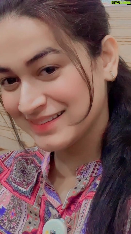 Raksha Upadhyay - 3 Likes - असली मायनों में, मैं ज़िंदगी के उस पड़ाव पर हूँ —
जहाँ अब दौड़, दिखावा और हर दिन की उलझनें पीछे छूट गई हैं।
यहाँ एक शांत हवा बहती है, जो सब कुछ समेट लेती है — विचारों की हलचल, दिल की बेचैनी और उन सब चाहतों की गड़बड़ी जिन्हें मैं अब आगे नहीं बढ़ने देता।

शांति मेरे लिए कोई पलिकित एहसास नहीं, बल्कि एक तरीका बन चुकी है।
मैंने सीखा है कि सबसे बड़ी ताकत चुप्पी में, ठहराव में और अपने भीतर की आवाज़ को सुनने में है।
अब मेरी प्राथमिकता वही है जो मुझे पूरा करे — भीतर से, बिना शोर के, बिना किसी प्रमाण के।
क्योंकि असली जीत वही है जब तुम बाहर की दुनिया से नहीं, अपने अंदर की दुनिया से खुश रह सको। 🌿✨

⸻

अगर तुम भी किसी ऐसे पड़ाव पर पहुँच चुके हो जहाँ शांति तुम्हारे लिए सब कुछ है, तो कमेंट में लिखो “शांति” और इस पोस्ट को उस दोस्त के साथ शेयर करो जिसे भी यह सुकून चाहिए।
Tell me — आज तुमारी सबसे बड़ी चाहत क्या है: peace या success? 👇

⸻

🔖 #dearraksha #dear_raksha
#Shanti #InnerPeace #DearRaksha #ZindagiKaPadaav #SoulfulLiving #PeaceOverHustle #MindfulLiving #Sukoon #LifeReflections #CalmWithin #SelfCare #EmotionalWellness #HindiCaptions #LongCaption #dearrakshavibes