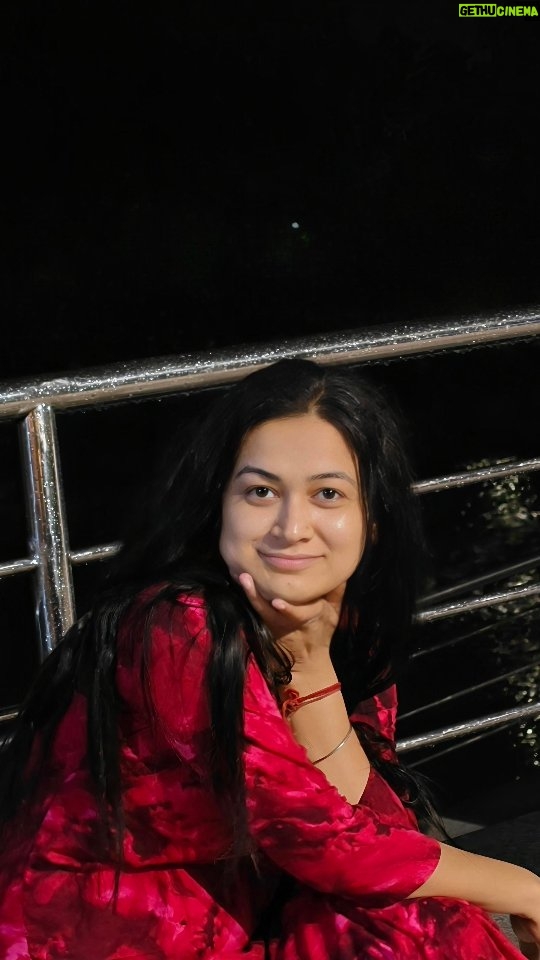 Raksha Upadhyay - 3 Likes - Main aisi ladki nahi hun jise mehange gifts pasand ho…
Mujhe sirf ek cheez chahiye— tumhara waqt 💌

Tum jaante ho na, agar tum mere liye ek chhota sa paragraph bhi likh do…
toh main usse din bhar mein 10 baar padhti रहूँगी।
क्योंकि मेरे लिए असली तोहफ़ा तुम्हारी लिखी हुई बातें हैं,
जिन्हें पढ़ते ही लगता है कि तुम मेरे पास ही हो।” 🌸❤️

⸻

💌
क्या आपके लिए भी किसी ख़ास की बातें ही सबसे कीमती तोहफ़ा हैं? Comments में ज़रूर बताइए ✨👇

⸻

🔖
#TrueLove #DilKiBaat #LoveQuotes #CoupleVibes #PyariBaaten #HeartfeltLove #LoveNotLuxury #SoulfulConnection #RelationshipGoals #dearraksha #dear_raksha #viral #poetry #trending #explore #million