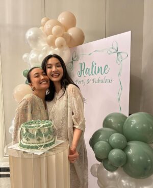 Raline Shah Instagram - Iftar Birthday last month, how time flies✨🤍
I spent my formative teenage years with this bunch. So grateful that we can still feel so close after all these years! Heart and belly full of joy and giggles to last. Catching up over a long “lepak” session and a birthday that I just had to show up to and fly “home”.
Home for me is not a place, home is a feeling of peace and being accepted unconditionally by the people I love no matter what happens in this life.
Thank you for throwing this lovely buka puasa celebration @ririshah @sashayusof @bakers.33 🤍 🥹
You guys are unforgettable in every way🙃