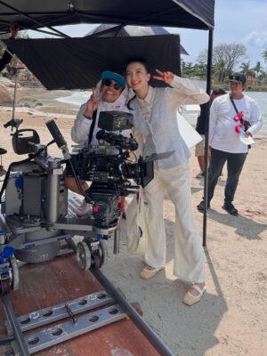 Raline Shah Instagram - Its a wrap! Shooting penuh kenangan di Pulau Bangka…Setelah sekian lama tdk terlibat film… it feels like coming home. Thank you fam! 🎬
#suamikulukaku