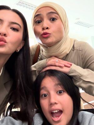 Raline Shah Instagram - Its a wrap! Shooting penuh kenangan di Pulau Bangka…Setelah sekian lama tdk terlibat film… it feels like coming home. Thank you fam! 🎬
#suamikulukaku