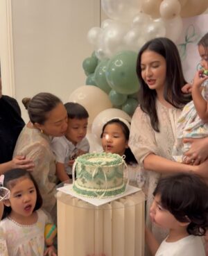 Raline Shah Instagram - Iftar Birthday last month, how time flies✨🤍
I spent my formative teenage years with this bunch. So grateful that we can still feel so close after all these years! Heart and belly full of joy and giggles to last. Catching up over a long “lepak” session and a birthday that I just had to show up to and fly “home”.
Home for me is not a place, home is a feeling of peace and being accepted unconditionally by the people I love no matter what happens in this life.
Thank you for throwing this lovely buka puasa celebration @ririshah @sashayusof @bakers.33 🤍 🥹
You guys are unforgettable in every way🙃