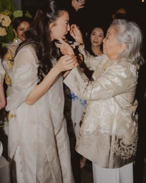 Raline Shah Instagram - Perayaan hari lahir di bulan Ramadhan❤️
Terimakasih atas semua kasih dan sayangnya🥹
Venue @stalkjakarta
Decor @peaandpie
MC @bayuadhitama