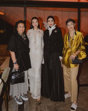 Raline Shah Instagram - Perayaan hari lahir di bulan Ramadhan❤️
Terimakasih atas semua kasih dan sayangnya🥹
Venue @stalkjakarta
Decor @peaandpie
MC @bayuadhitama
